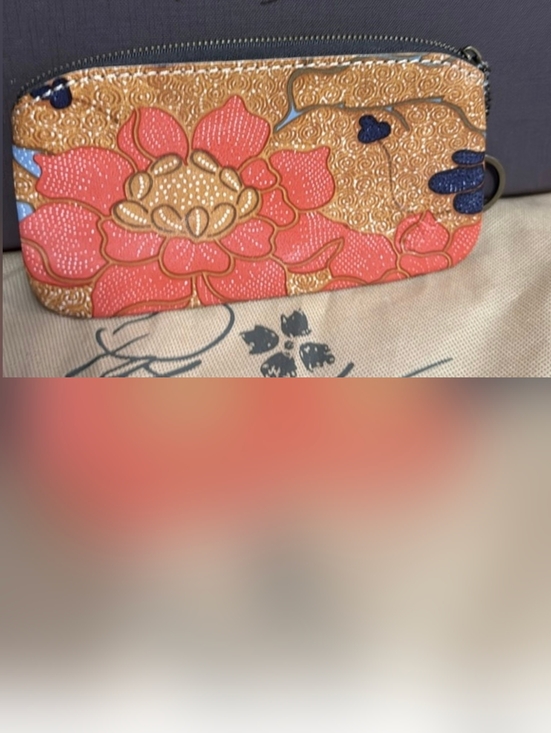 Patricia Nash Handbags - NWOT Patricia Nash Coral and Gold Floral Pouch Gorgeous
